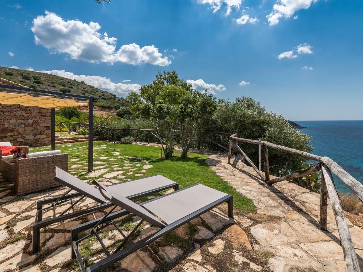 Angolo Di Paradiso Sul Mare Geremeas Exterior photo